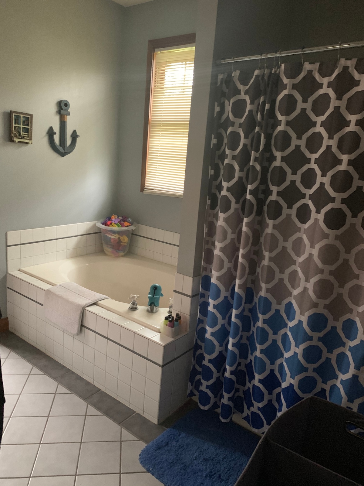Amy And Ashley’s Purrrfect Getaway