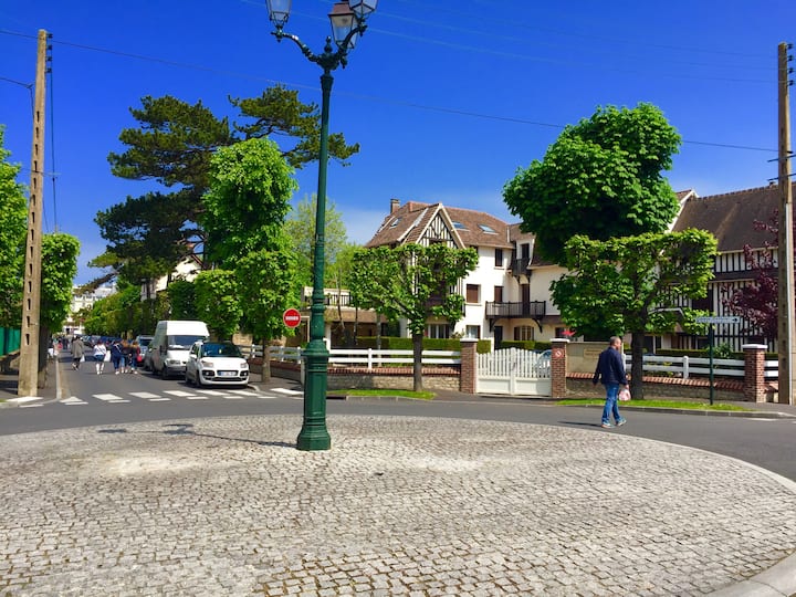 Sunny apartment in the heart of Cabourg