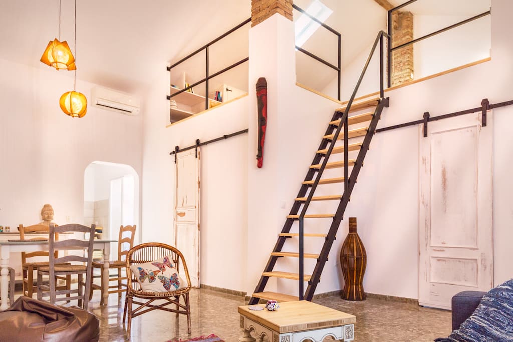 Aufgang zur Galerie