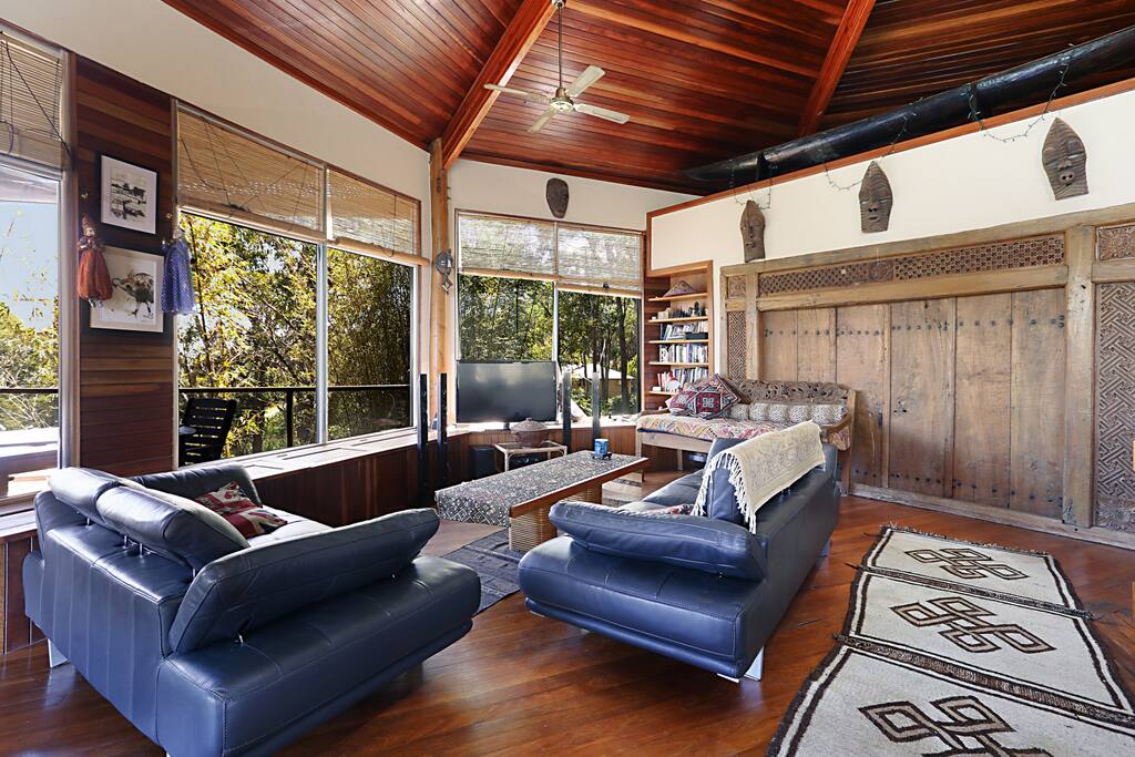 Open plan living area. The day bed acts as an additional sleeping space.