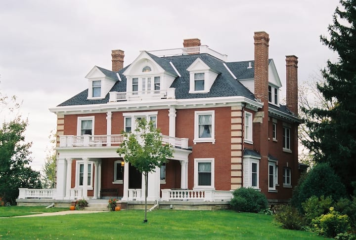 The Jones Mansion