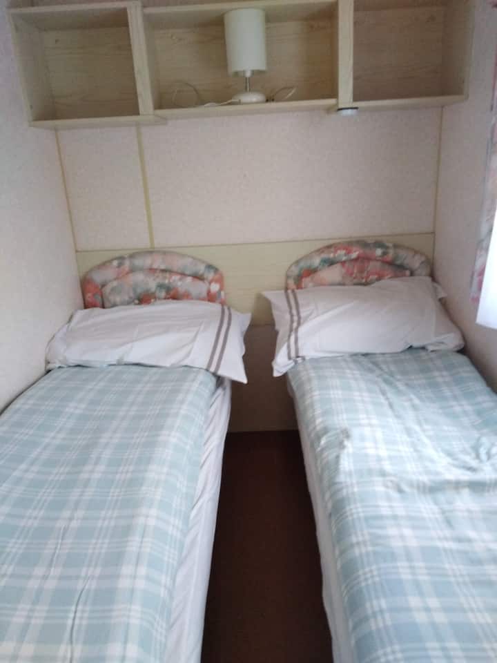 Schlafzimmer 2