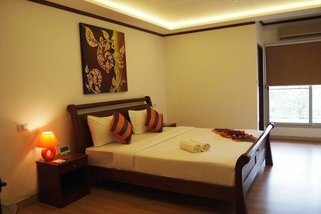 Room and Amenities