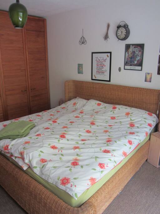 Großes Bett (1,80m)