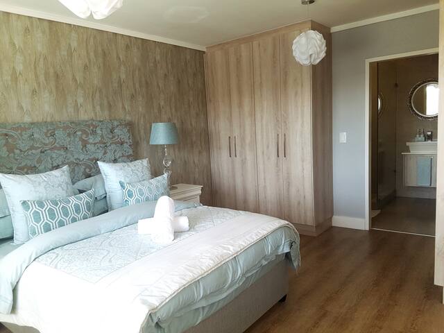 Luxury Water’s Edge Apartment, Century City, C.T. gallery image 2