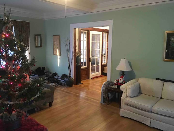 Cozy 3rd Floor With Private Bath - Springfield, MA