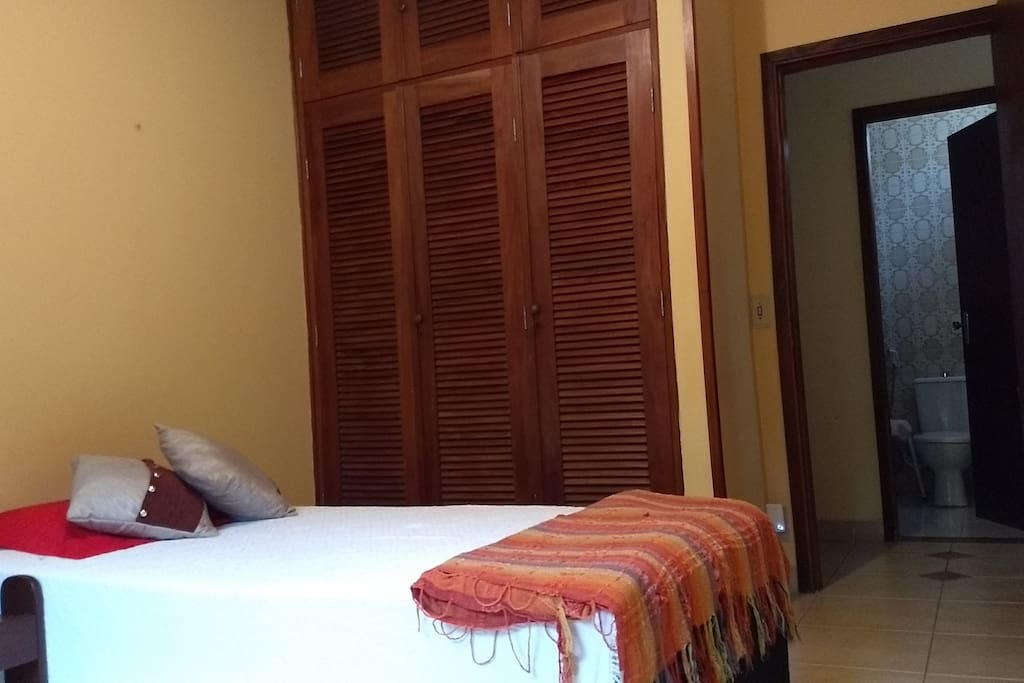 Quarto com cama nova box de solteiro, com medidas tamanho especial na largura ( viúvo )