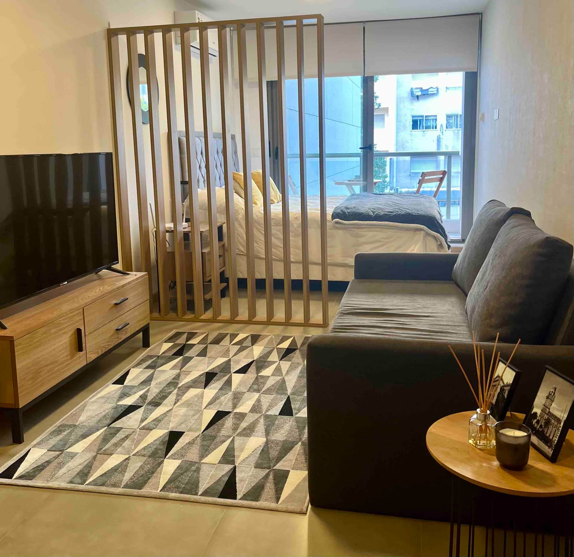 Apartment with balcony near the beach