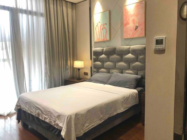 首页多人推荐：带阳台香蜜温馨公寓双地铁ShenZhen FuTian 市中心近南山 特色房间