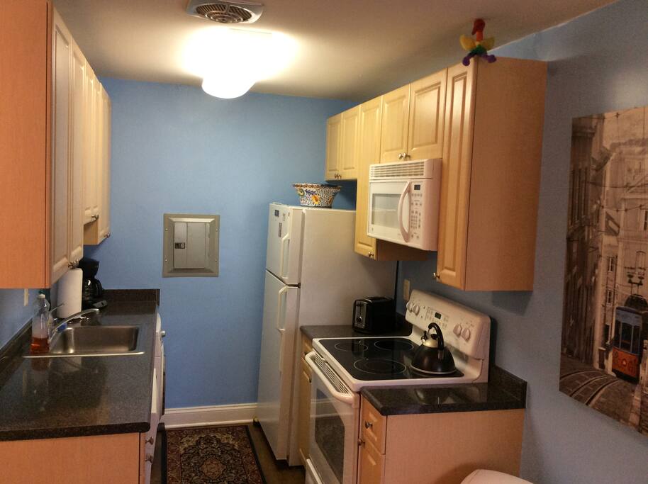 Full kitchen