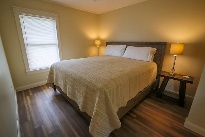 "พวกเขาคิดถึงความสะดวกสบายทั้งหมดที่คุณอาจต้องการ"จากรีวิวจากผู้เข้าพักรูปถ่าย: เตียงใหญ่ขนาดคิงไซส์