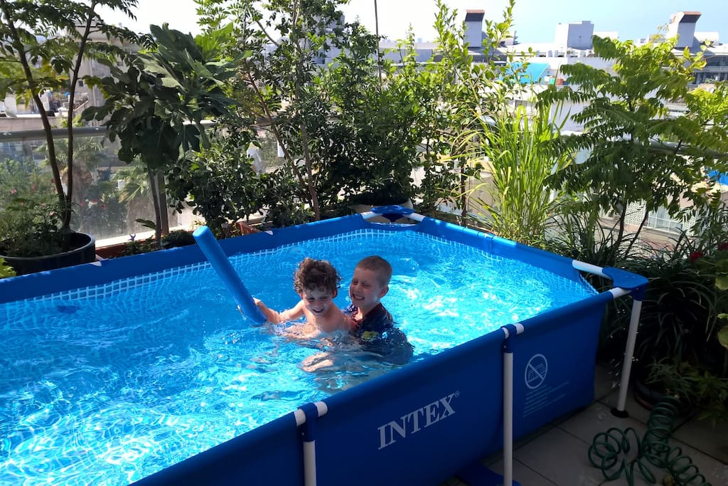 Swimming pool