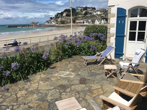 Beautiful family villa on the beach of  Val-André