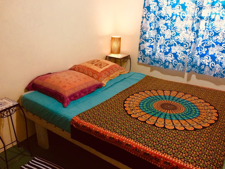 Chambre indépendante avec 1 lit double