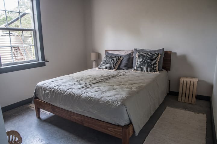 Dhomë gjumi në katin e poshtëm 1