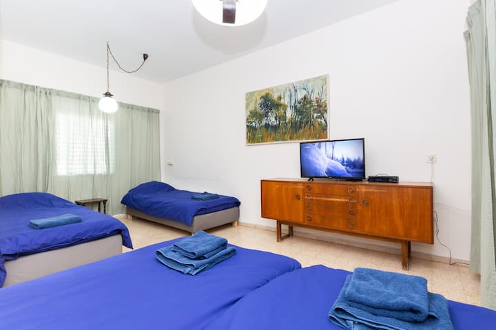 ห้อง 2 รวมเตียงเดี่ยว 4 เตียง   ห้อง 2 มีเตียงเดี่ยว 4 หลัง