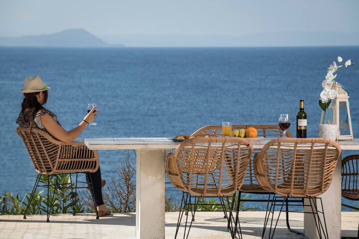 Seafront Villa Shore, Sea & Sun Villas gallery image 3