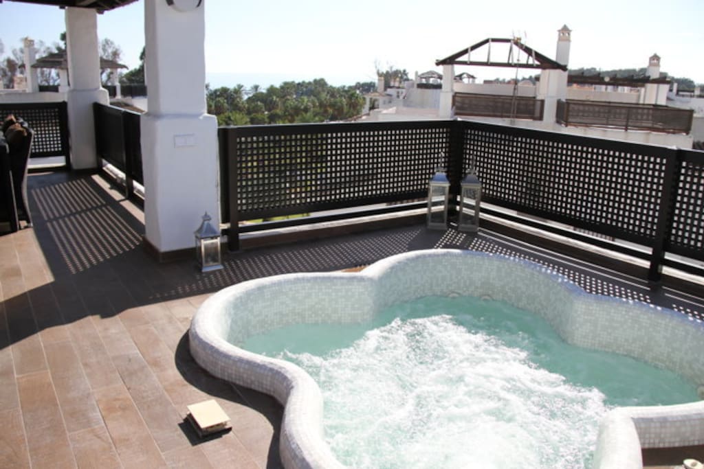 Hot tub with sea view...