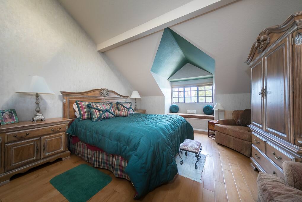 Master bedroom with King Bed