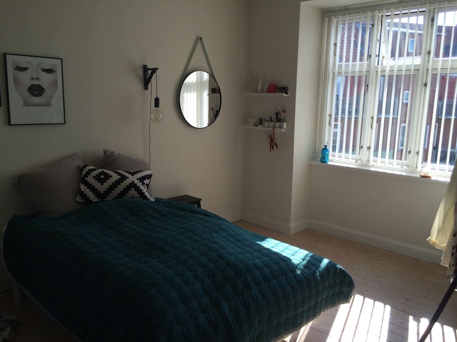 Bedroom, doublebed. TV in the room.