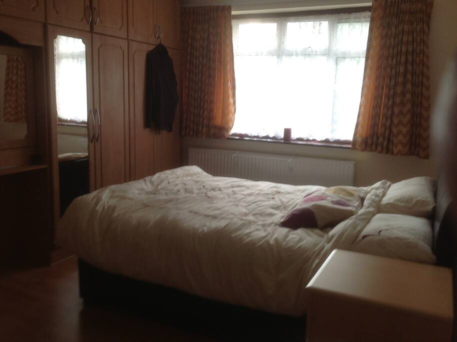 Clean double bedroom for the guest.