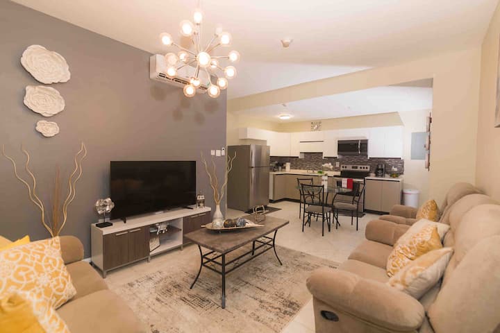 Luxurious  2 Bed 2 Bath Apt In Kingston City - Kingston, Jamaica