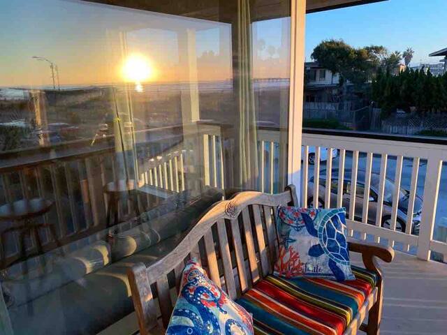 Beach Front Across From Sand 3 BR 2 BA + 2 Parking gallery image 3