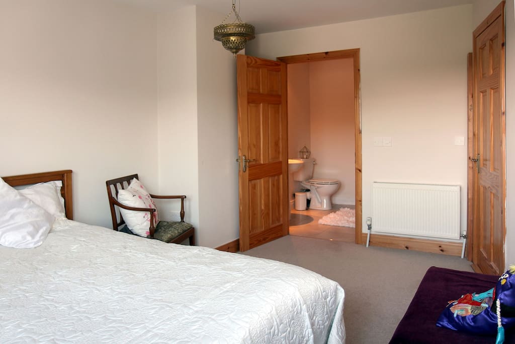 Guest bedroom,ensuite view