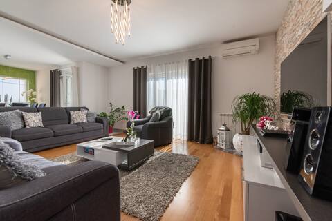 Top Airbnb: Villa San Tonini Deluxe Apartment in Kamen