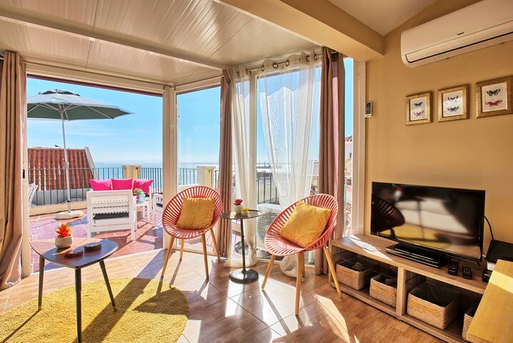 RM7- fantastic terrace and river view! FAST WIFI gallery image 5