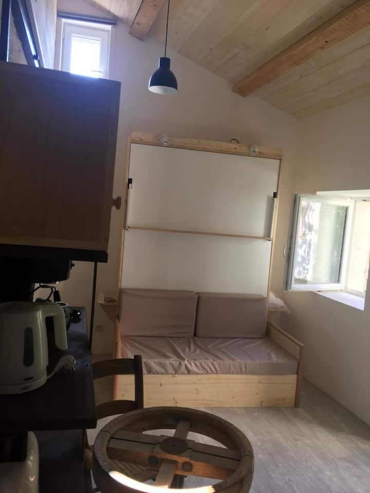 Coquet Studio Et Son Jardinet Dans Corps De Ferme - Entrevaux