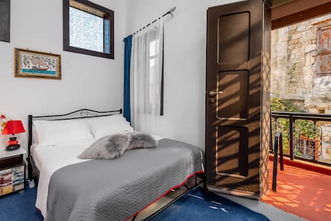 Ilios Apt old town,roof terrace,balcony,view!