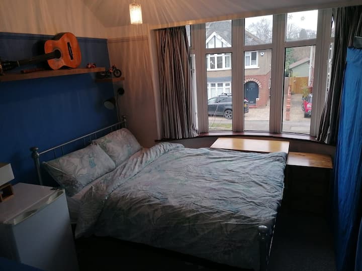 Spacious Sunny Double Room - Wallingford