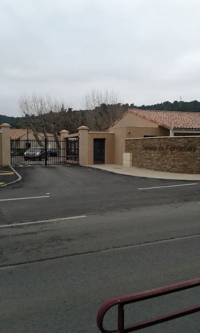entrée résidence sécurisée domaine de fontenay