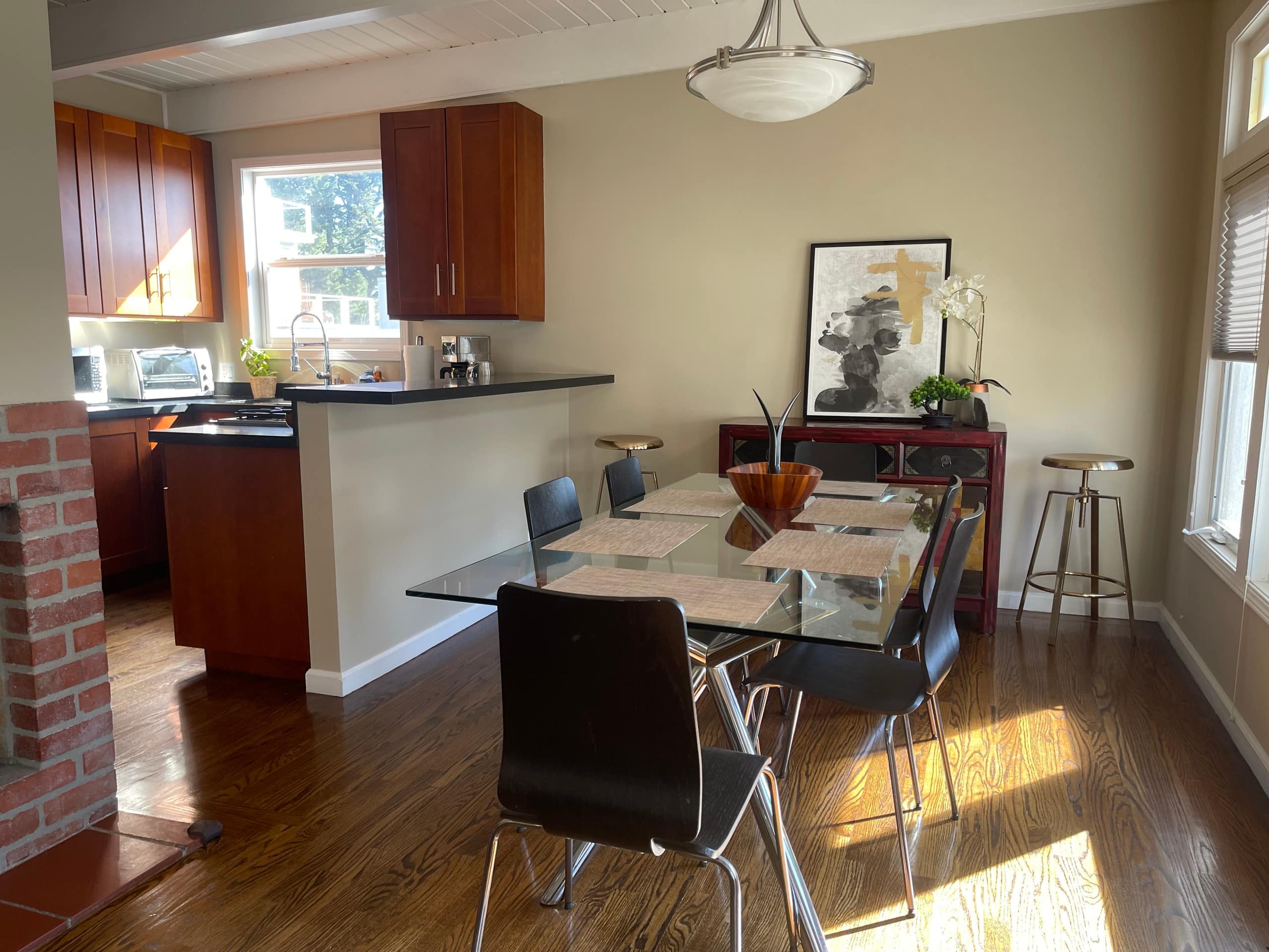 Home in San Francisco · ★4.96 · 2 bedrooms · 2 beds · 1 bath - Image 15