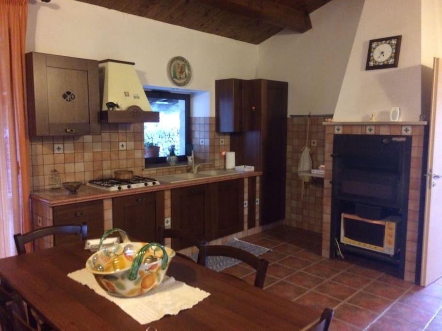 sala da pranzo e cucina