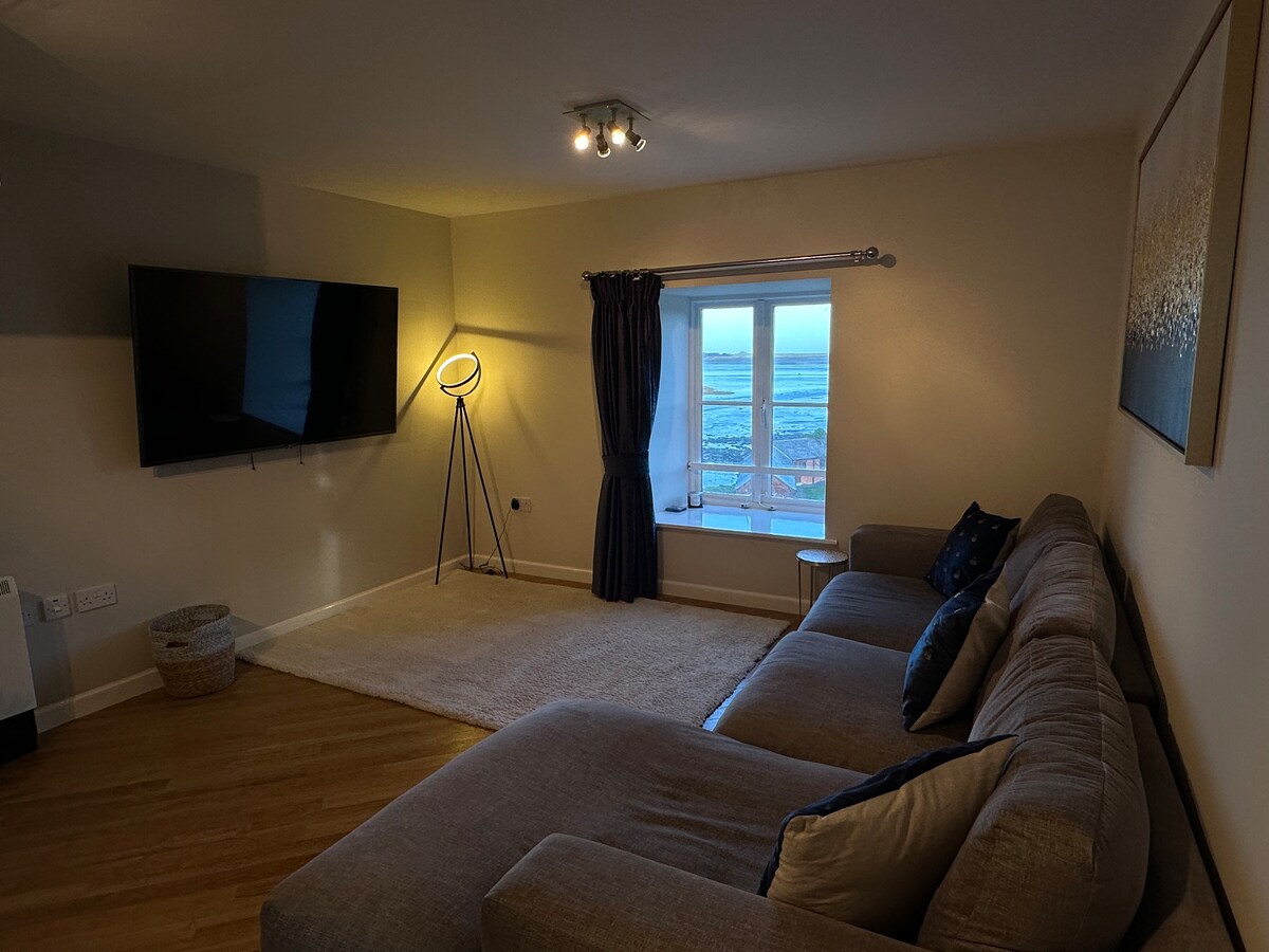 Popular Airbnb listing: Budle Bay Coastal Retreat in Belford