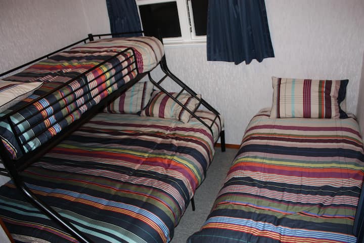 Letti matrimoniali, riscaldamento, scaldasalviette, guardaroba