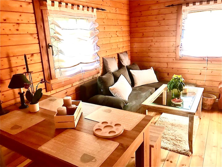 Wohnzimmer, Essecke & Couch