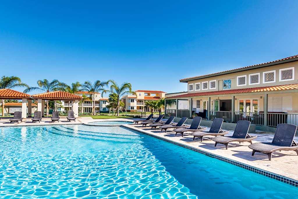 Harbour Lakes Pool