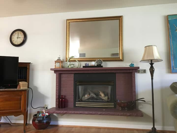 Cozy & Warm, Safe Residential Neighborhood Home! - 우딘빌