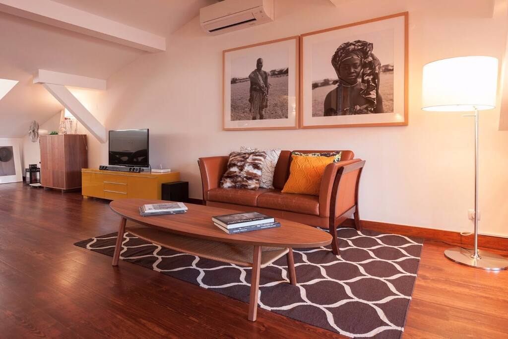 Spacious living room - entire upper floor - with AC