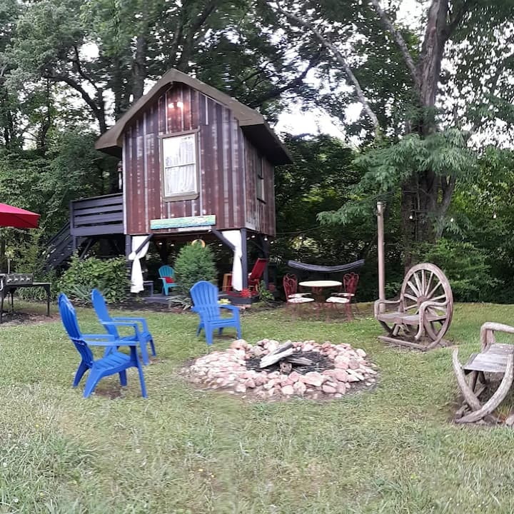 Treehouse, Creekside Glamping, North Sungate Farms Treehouses for