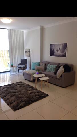 PRIVATE Room & ensuite, near Liverpool central
