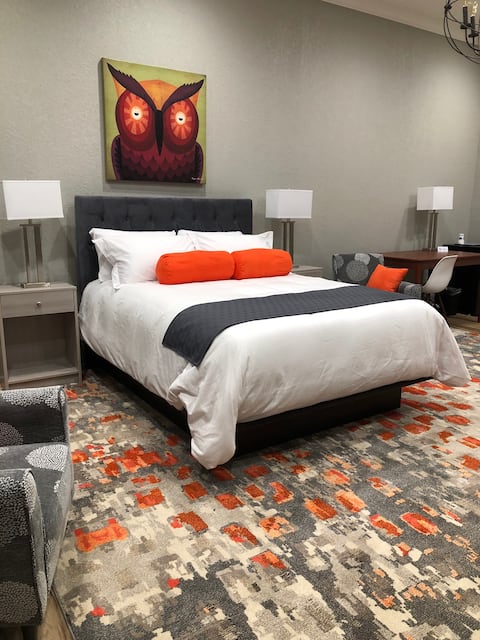 Sleepy Man Hotel (room 2)