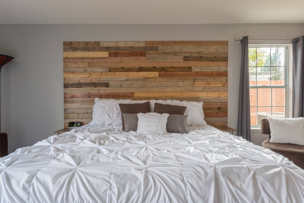 King size bed