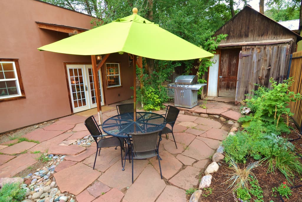 The "Outdoor Room" is fenced and private. Great for dogs.