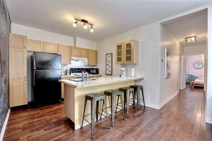 5BDR Loft Downtown w/ Private Rooftop Deck gallery image 5