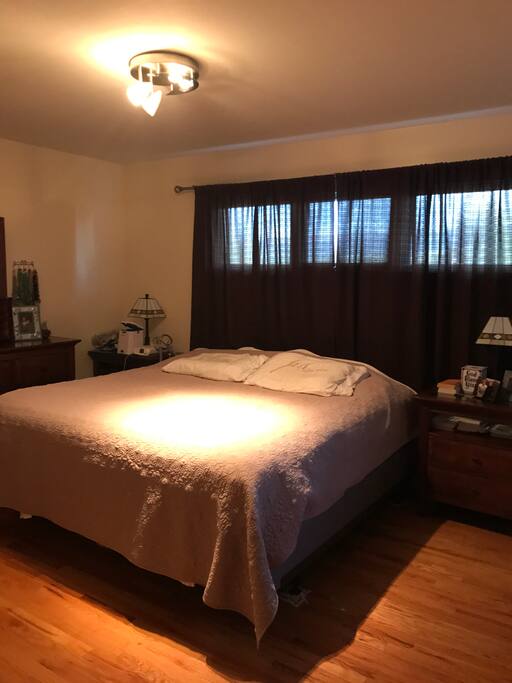 Master bedroom (king)