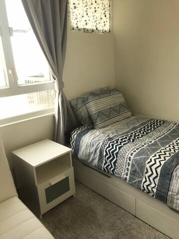 Brilliance, Discovery Bay gallery image 3